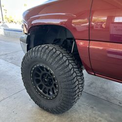Method 18’S (5 Rims) Like New
