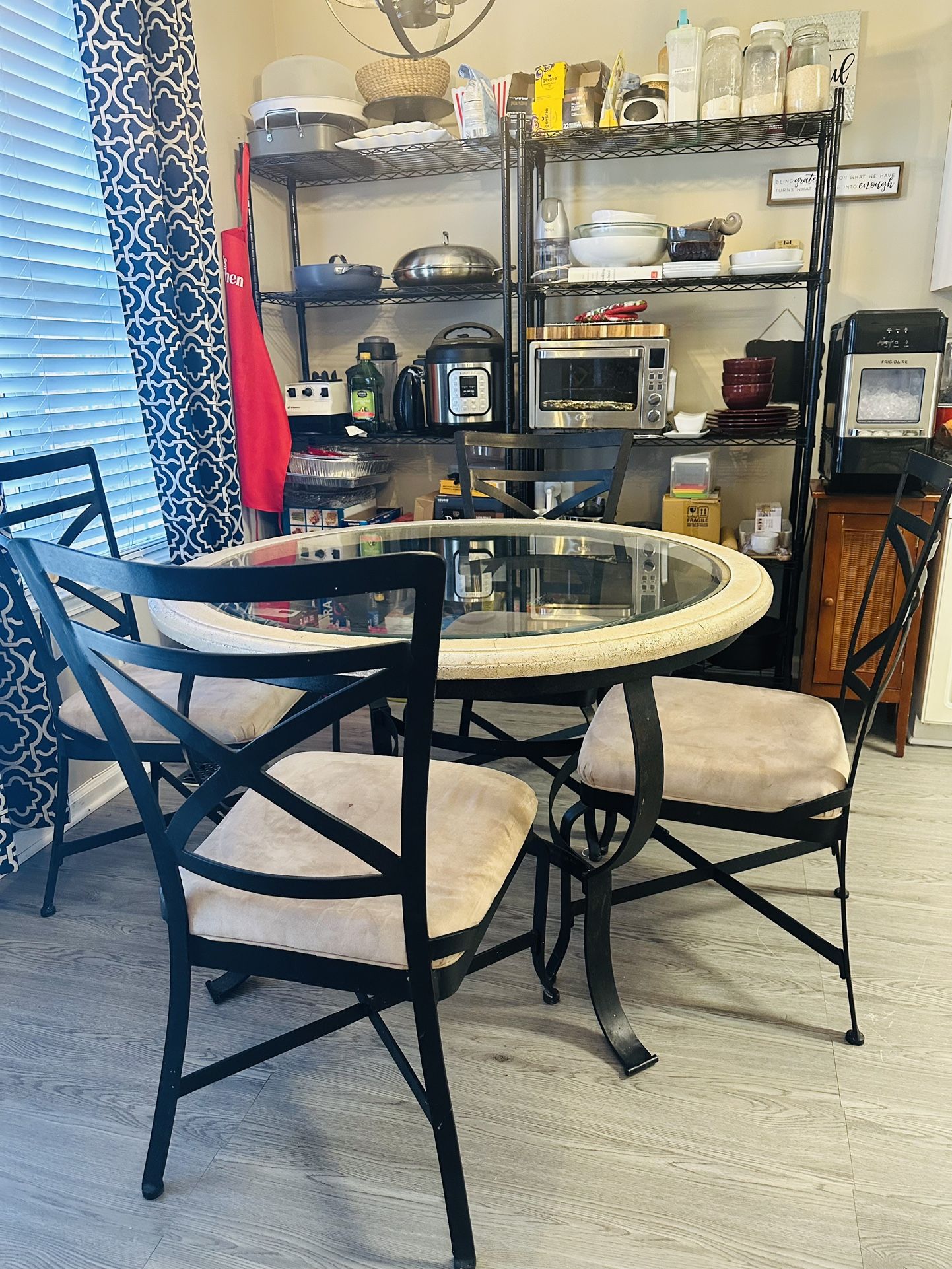 Lithia Springs - Kitchen Table/4 Chairs $50