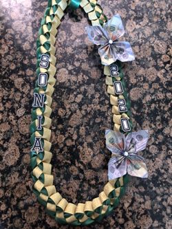 Graduation leis