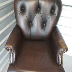 Brown Leather Office Chair w Tufted Back