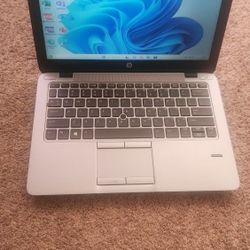 HP Elite Book 820 Great Condition 