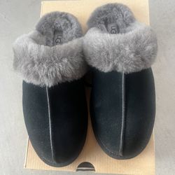 UGG WOMEN'S SCUFFETTE II SLIPPERS 