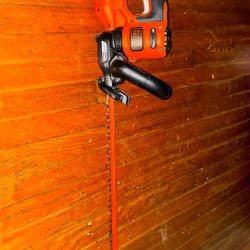 BLACK+DECKER Electric Hedge Trimmer With Saw