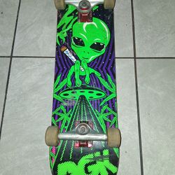 Dgk Skateboard Size 8.25 50$ Obo