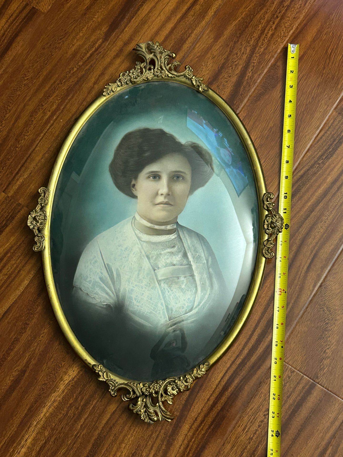 Vintage Curved Bubble Glass Picture Frame