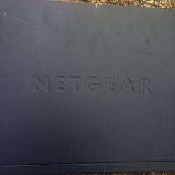 Netgear ProSafe 24+4 Smart Switch with POE- FS728TPv2