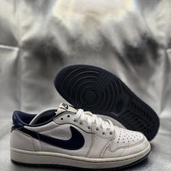 Air Jordan 1 Low Midnight Navy 