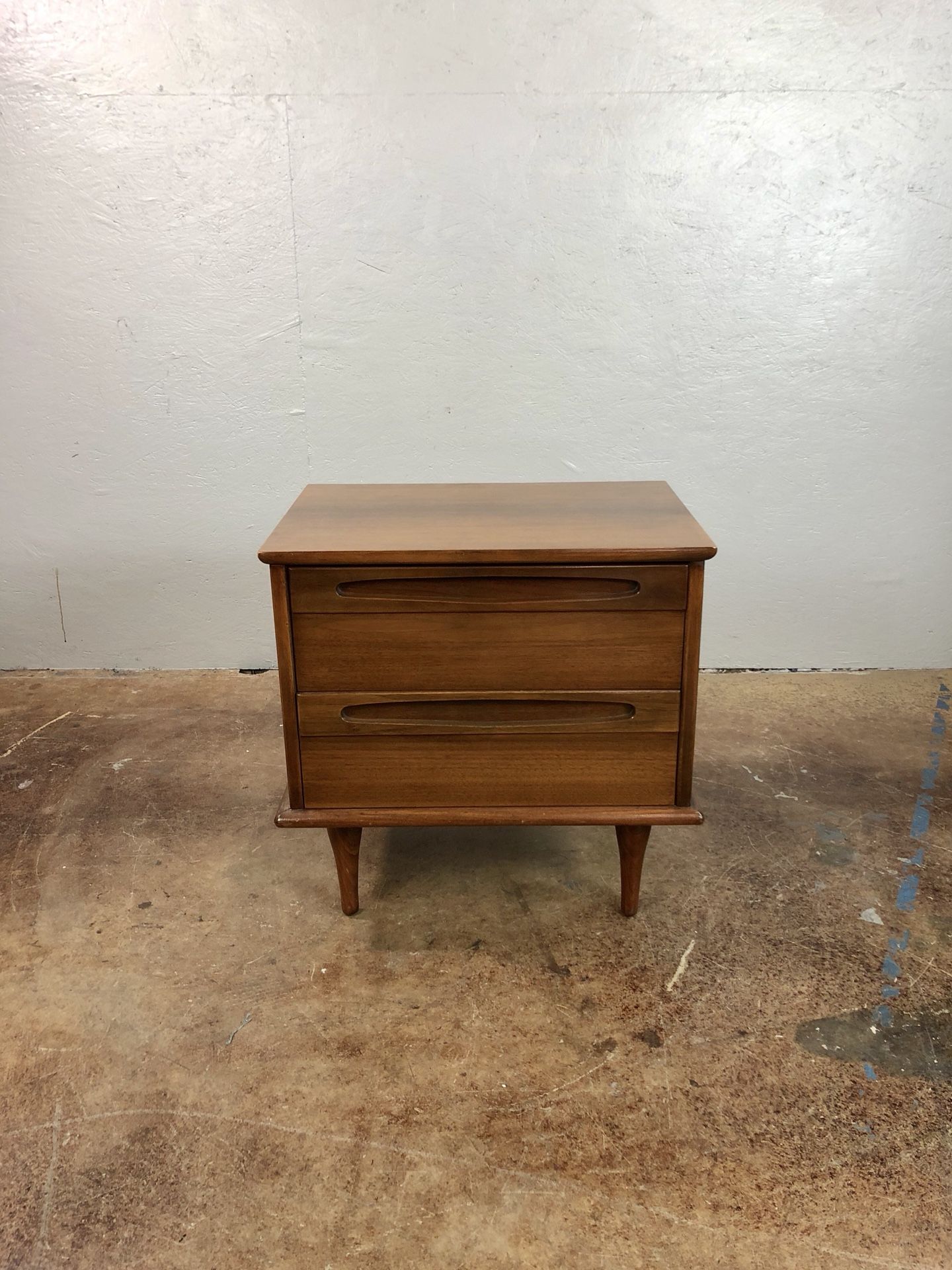 Mid Century Modern American of Martinsville Nightstand