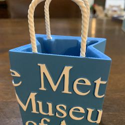 RARE Metropolitan Museum Of Art Blue White Gift Bag Figurine Desk Shelf Deco