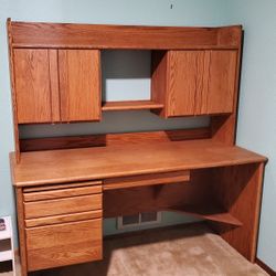 Solid oak desk with hutch (Must Pick Up)