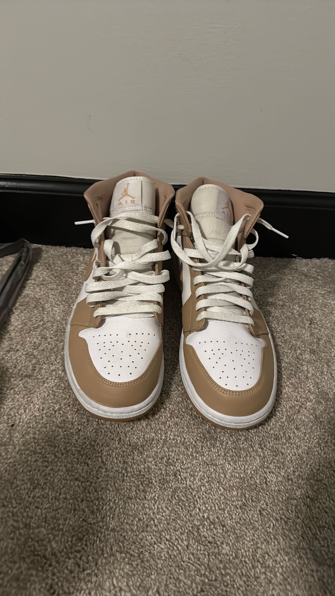 Jordan 1 Tan