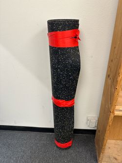 Rubber flooring, gym flooring 4’ x roughly 10’. 3/16”