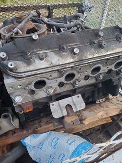 2005 GM 6.0L LQ9 Cylinder Heads Pair