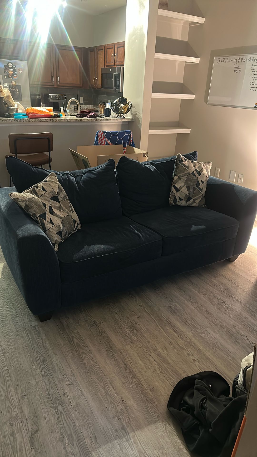 FREE Mint Condition Pull Out Couch FREE ✅