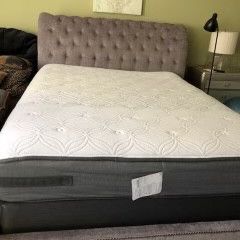 Queen Size Modern Tufted Gray Bed