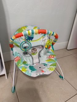 New Baby bouncer chair