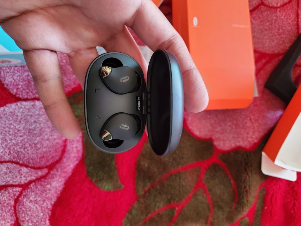 Wireless earbuds bluetooth