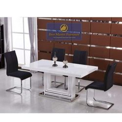 BRAND NEW 5 PIECES DINING TABLE SET