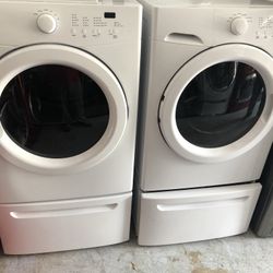 Frigidaire Washer And Dryer On Pedestal 