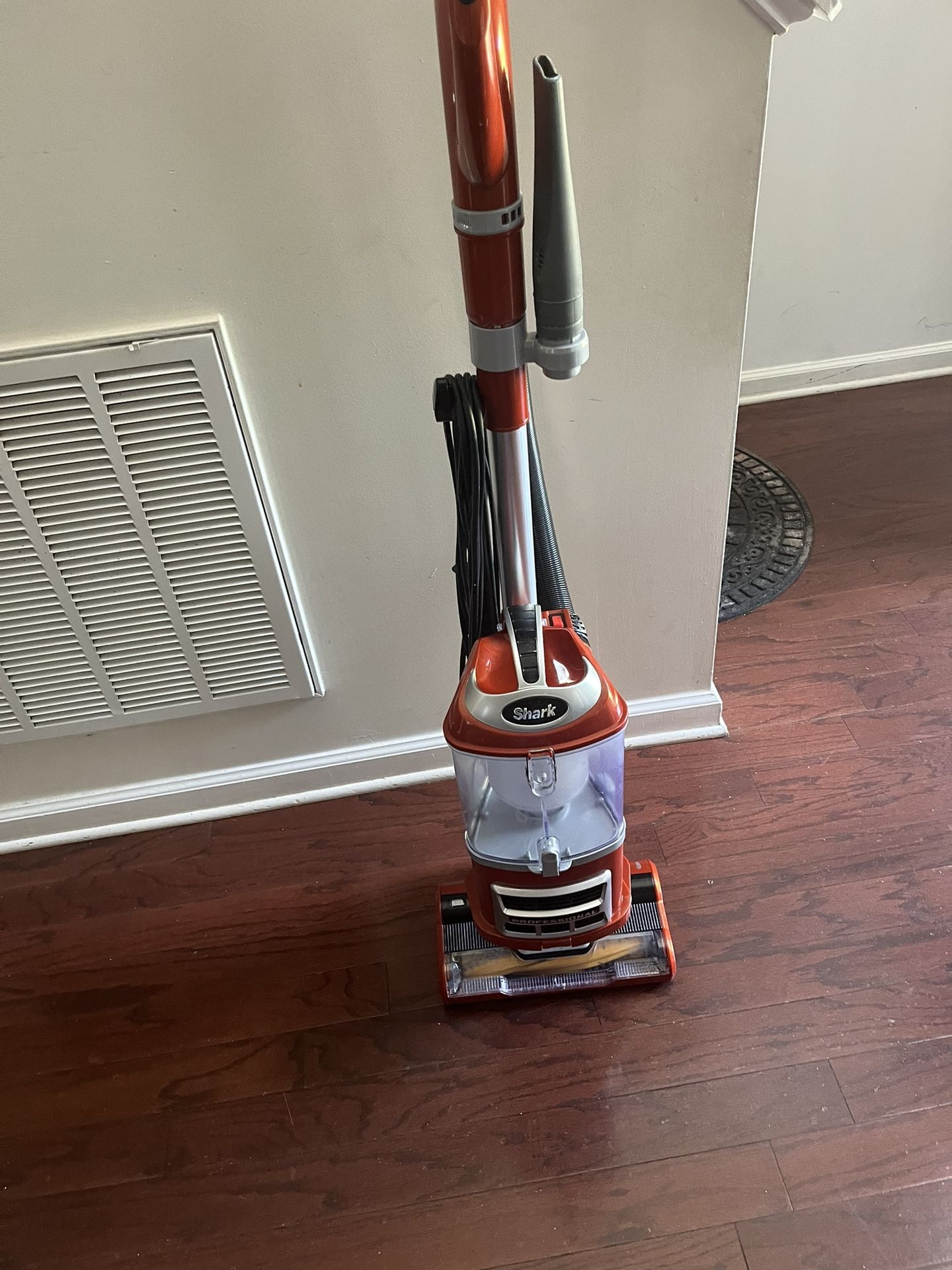 Shark Professional LiftAway Vaccum Cleaner