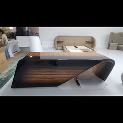 Bentley style desk