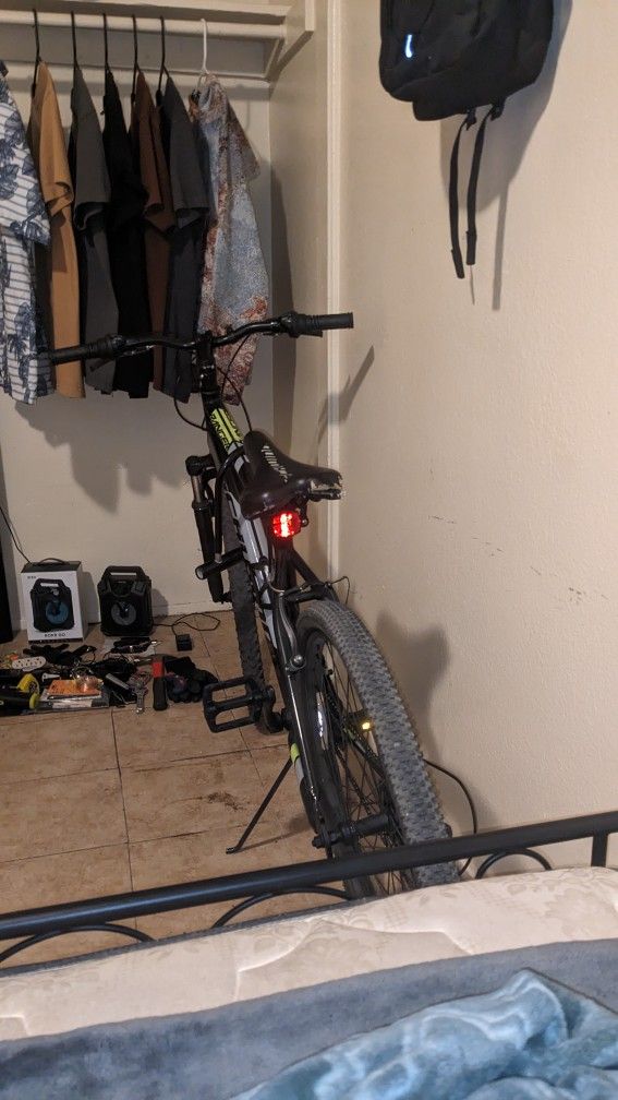 Schwinn Men's Ranger 26" Mountain Bike, Black/Sliver