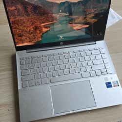 HP Pavilion Plus Laptop 14-eh0097nr