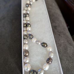 Baroque Pearl necklace