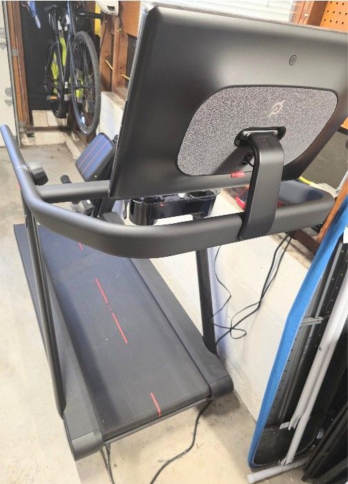 Peloton Tread
