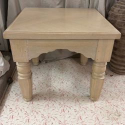 Drexel Heritage End Table 28” X 28”