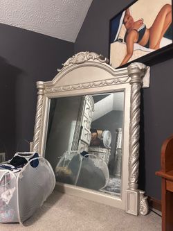 Queen bedroom suit