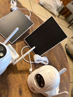 Outdoor Security Camera with Solar Panel60