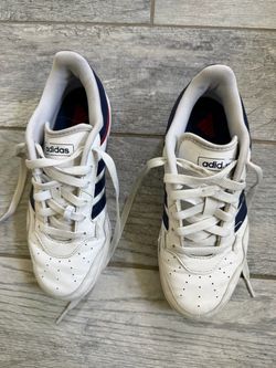 Adidas White Low-Top Sneakers. Adidas Unisex-Child Hoops 4.0 Basketball