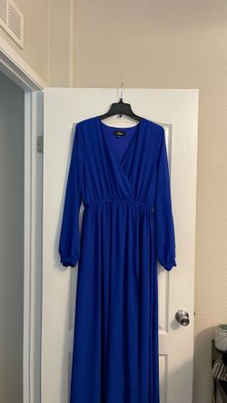 Beautiful royal blue long dress size large new ver used