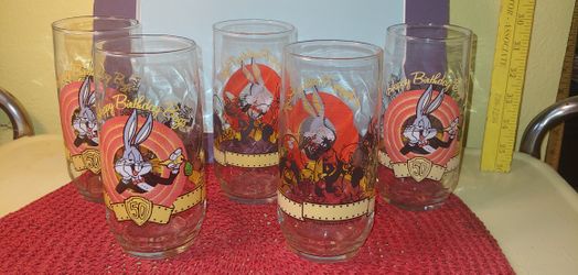 SET OF BUGS BUNNY TUMBLERS