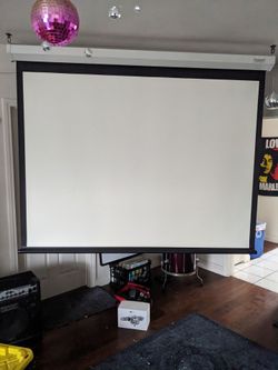 Projector screen