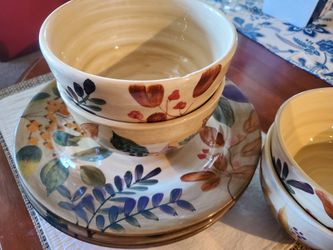 Set of 4 Dinner Plates and 4 bowls Home Trends Shadowwood - $50 obo