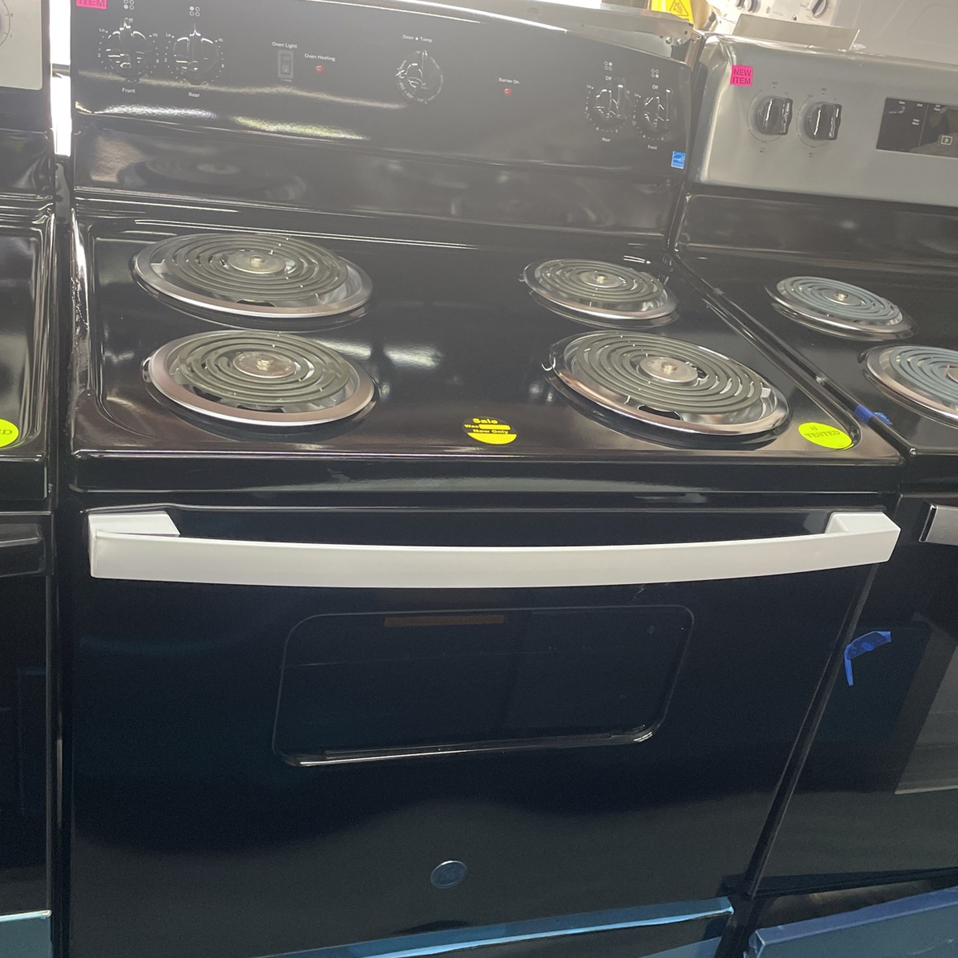 Ge Electric Stove 4 Coils In Color Black 