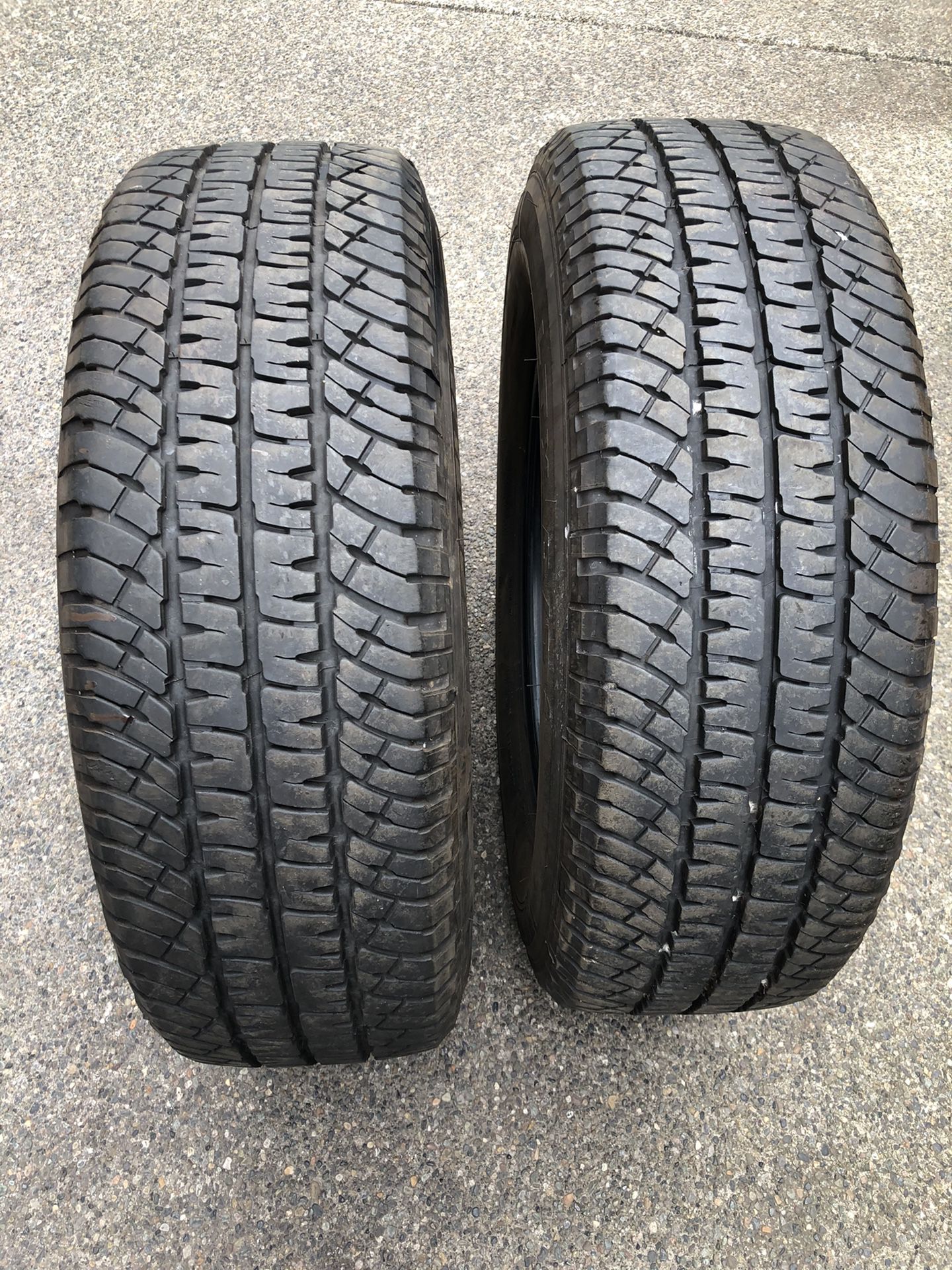 2 Michelin tires 265/70/18 load E 11/32