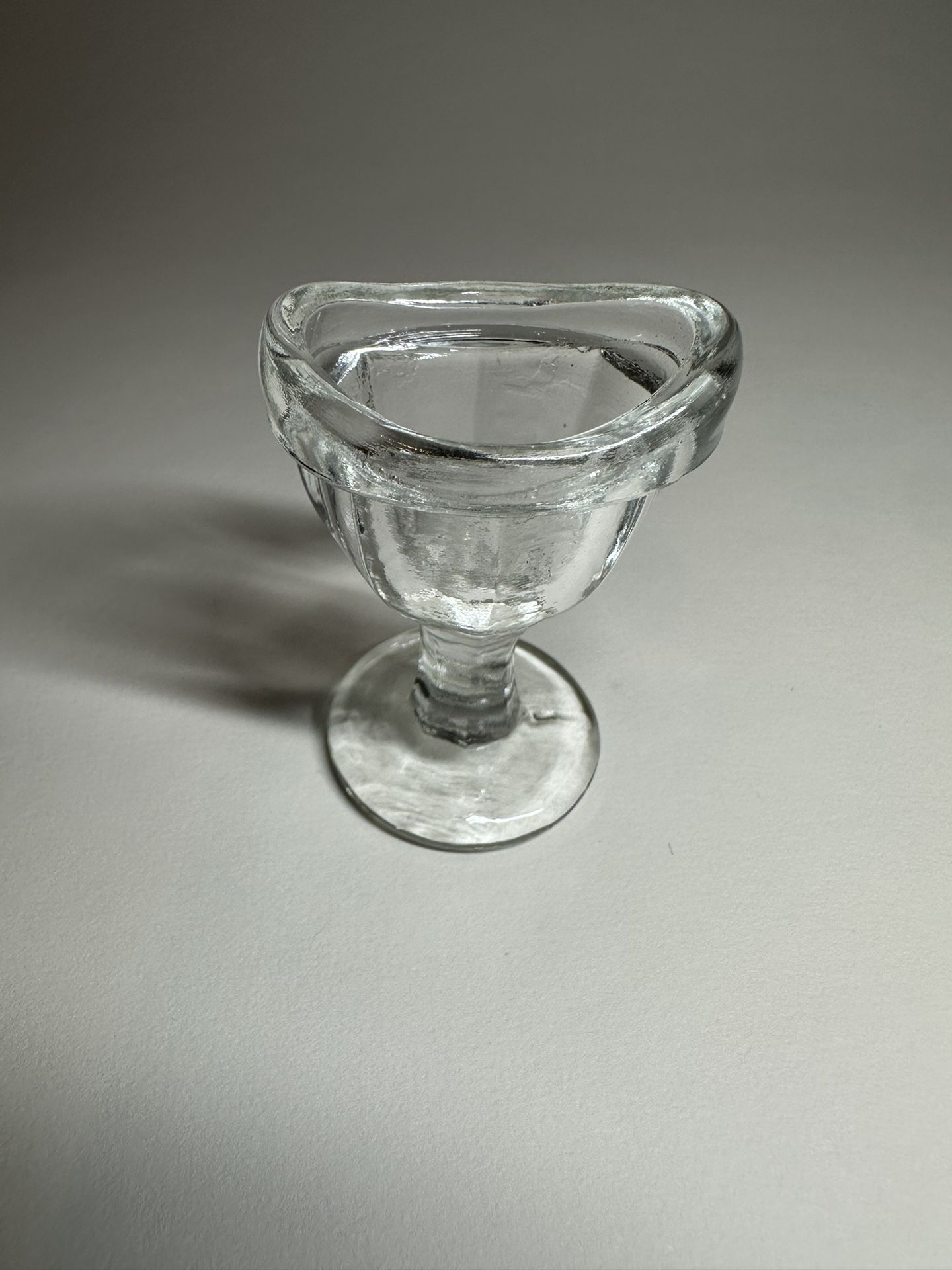 Antique Vintage CLEAR GLASS EYE WASH CUP