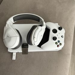 Xbox One W/ Headset And 1TB Memory Card Add