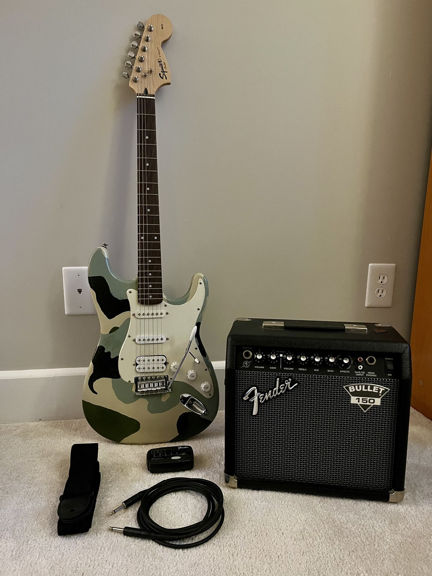 Kid Starter electric guitar Fender kit Squier Short Scale Strat Pack with Amp Tuner, Strap, and bag!