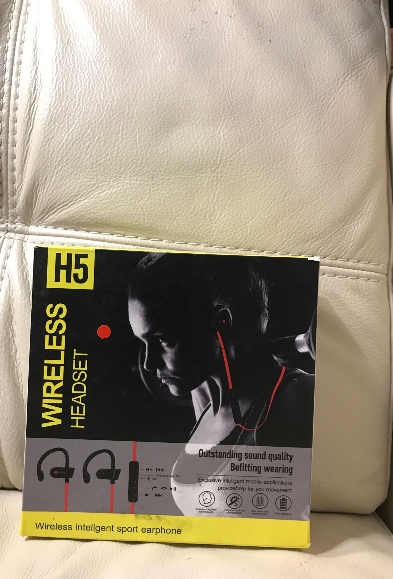 H5 wireless headset for sport