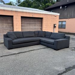 (Delivery Included!) Kroehler Dark Gray 2p Sectional