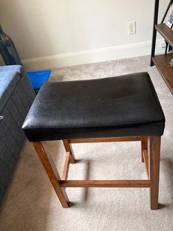 Beautiful Bkack Leather Top Stool