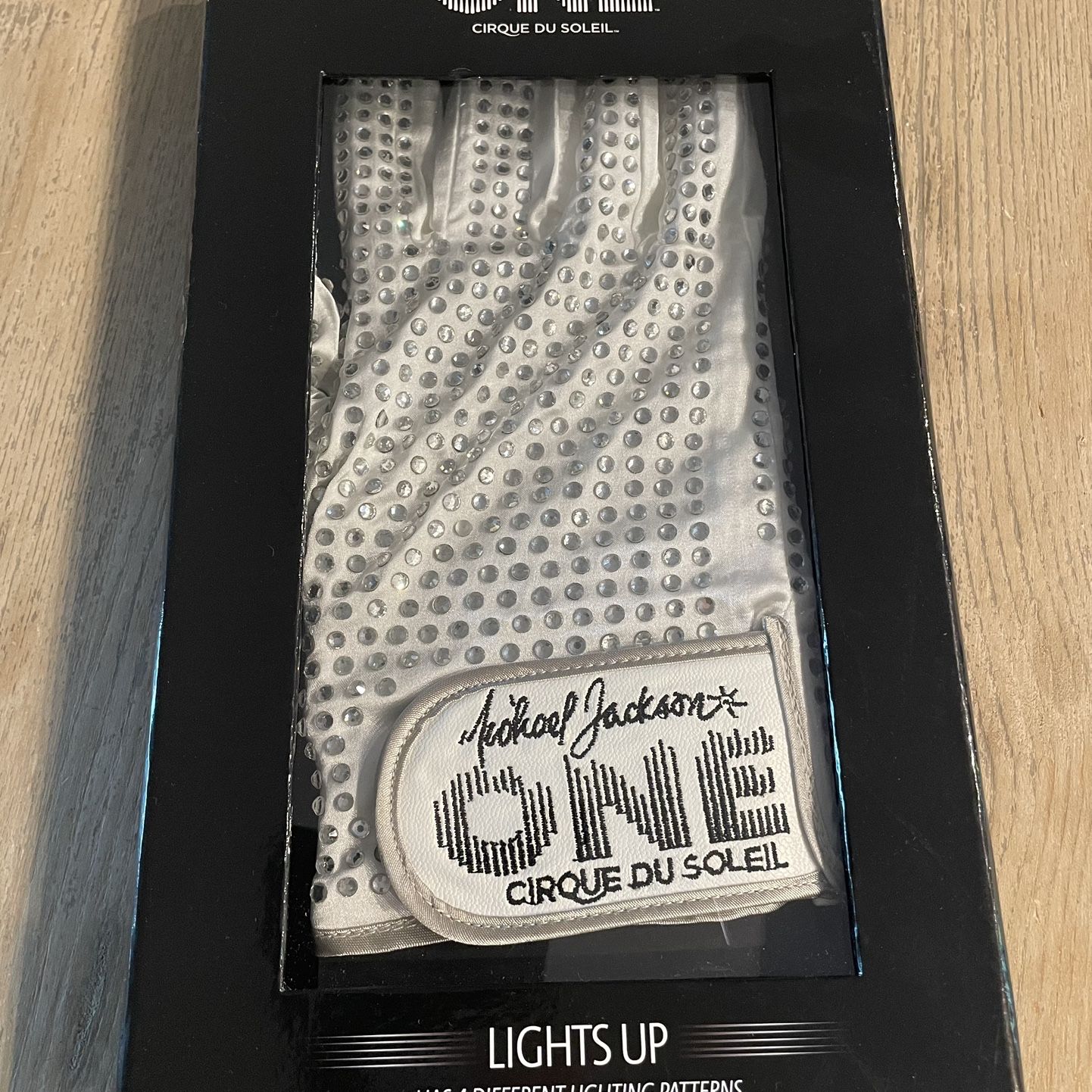 Michael Jackson One Cirque Du Soleil Glove for Sale in Los Angeles