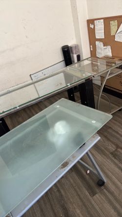 Free desks