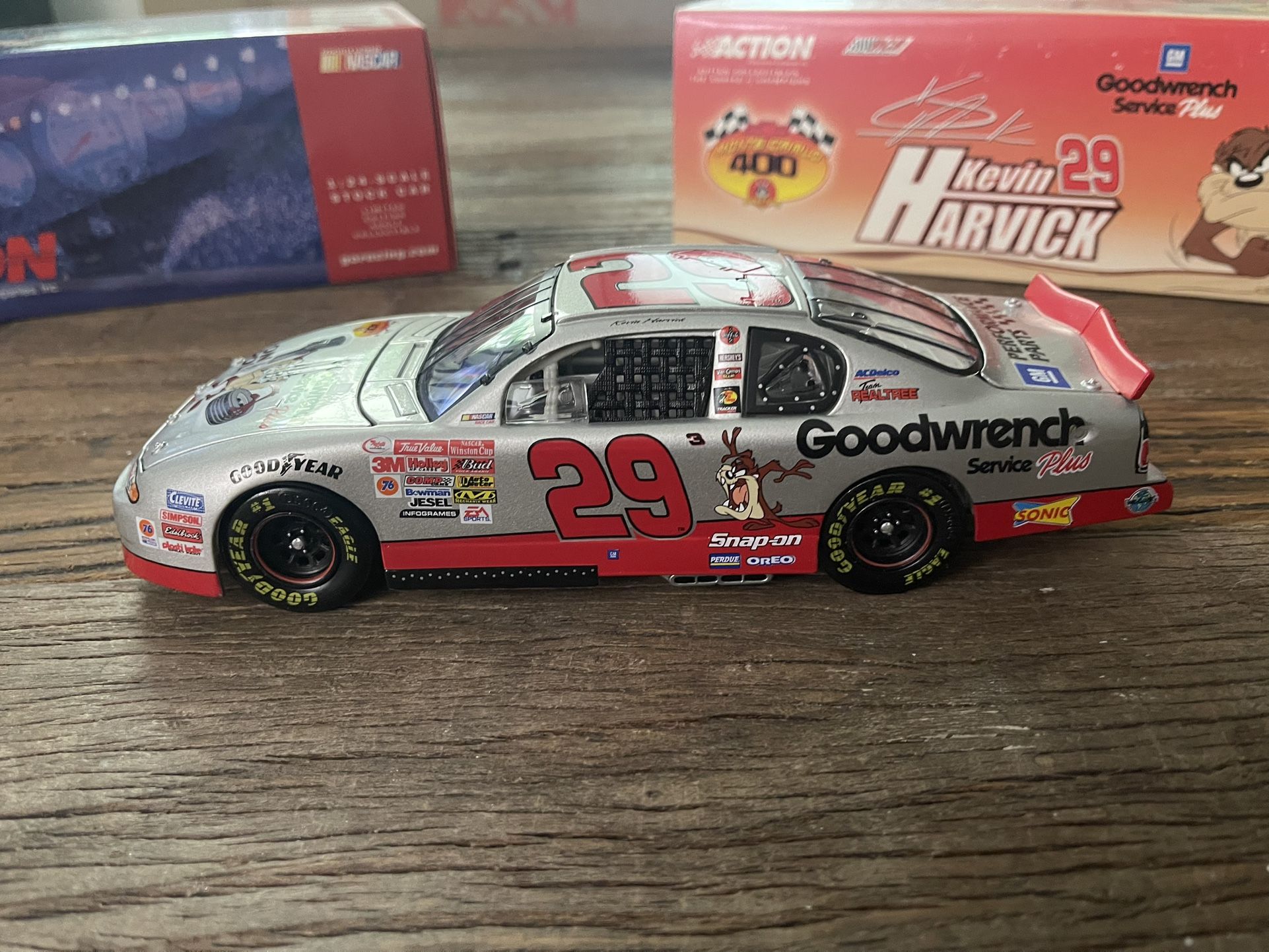 1:24 Keven harbors #29 gm good wrench services plus/loony toons.