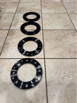 Universal Wheel spacers for 8 lugs