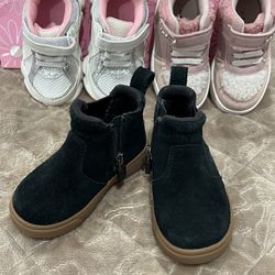 Baby Girl Shoes  Carters , Bebe Size 5 , UGG Baby Girl Shoes Size 6